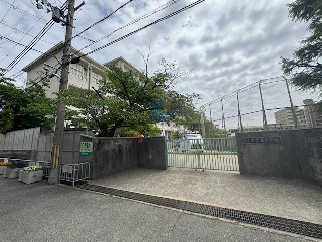 小学校　豊中市立中豊島小学校（小学校）まで654m