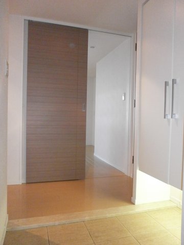 玄関　弊社は都内全域の物件が仲介手数料最大無料でご紹介可能です！