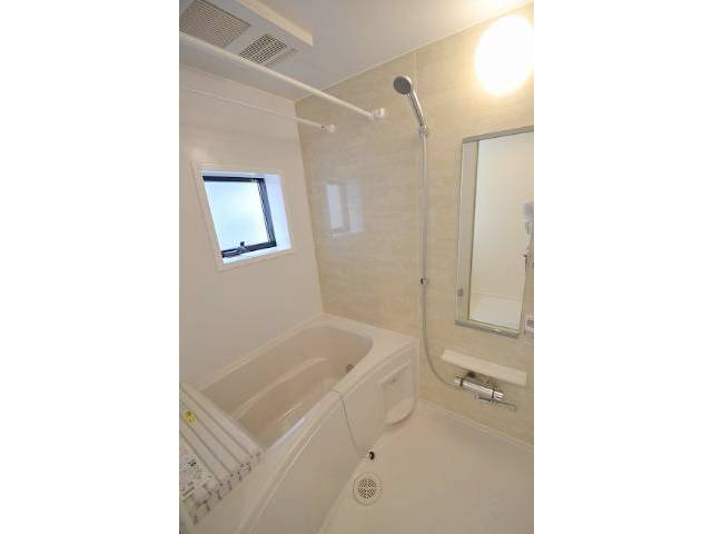 バス・シャワールーム　お問合せはシティホーム海田センター　082-821-2227