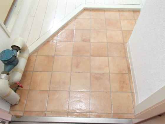 玄関　玄関の踏み込みです。