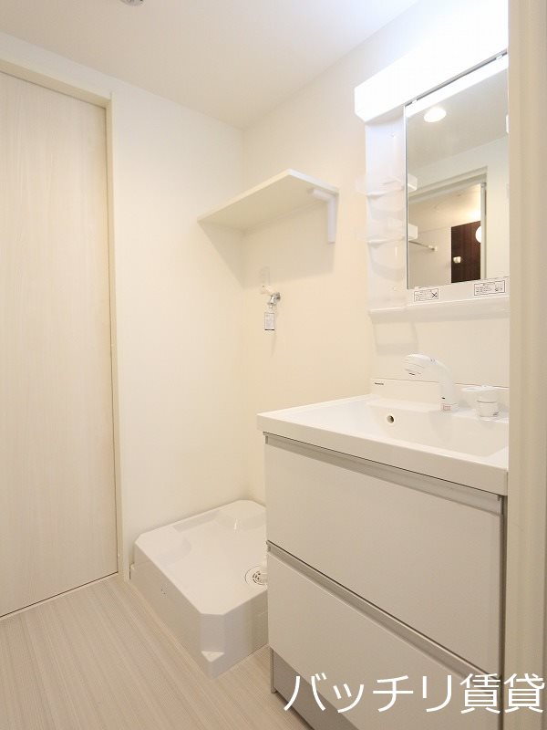 洗面設備　同型タイプの為、現状を優先致します。