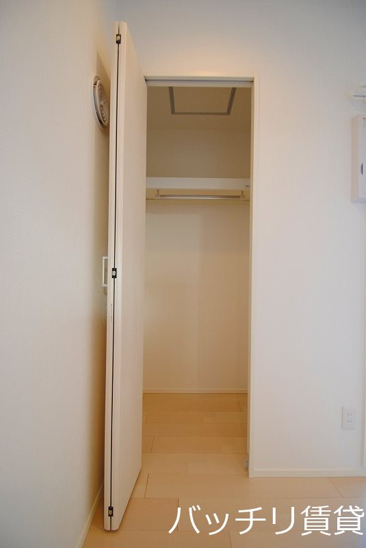 収納　同型タイプの為、現状を優先致します。