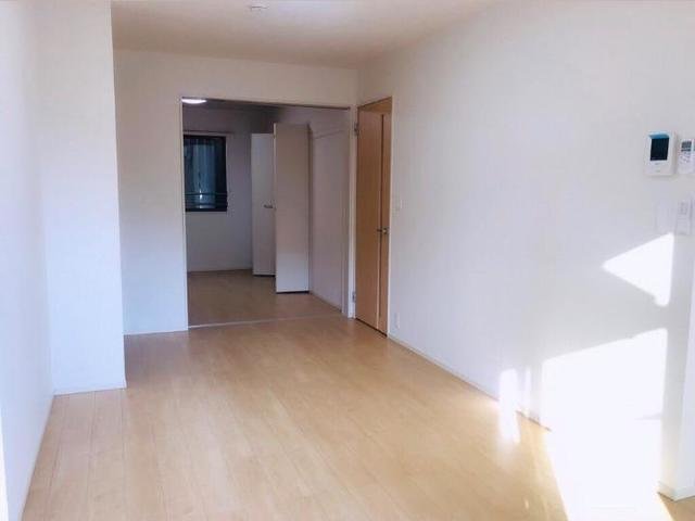 居室・リビング　こちらの居間で趣味の時間をお楽しみください