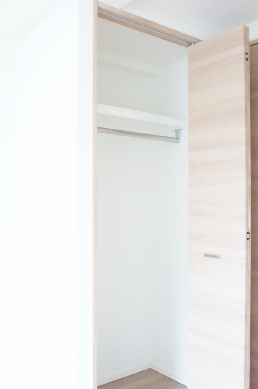 収納　ハンガーポール付のクローゼット