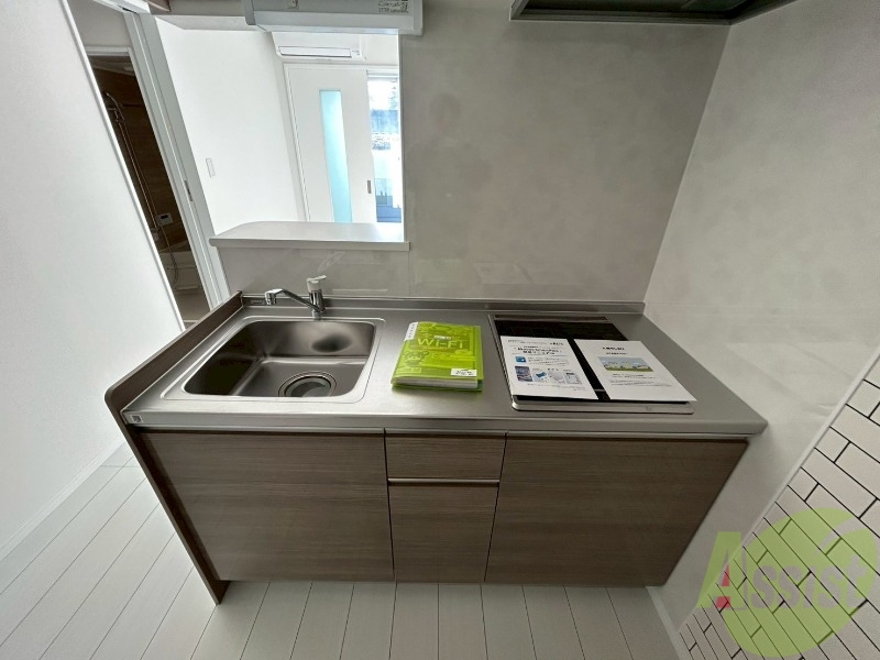 キッチン　ＩＨクッキングヒーターなのでお手入れがしやすいですね。