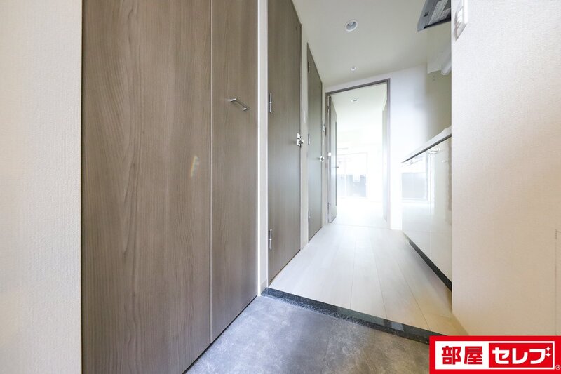 玄関　※反転タイプ写真