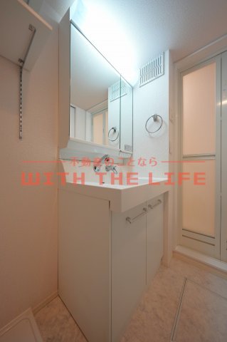 洗面設備　使いやすい独立洗面台です