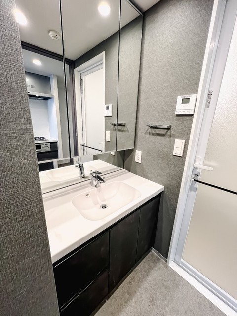 洗面設備　※写真は同タイプ住戸です。