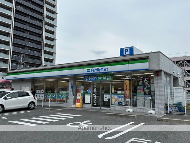 コンビニ　ファミリーマート（コンビニ）まで378m
