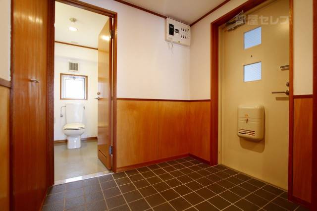 玄関　４Ａ号室の写真です。