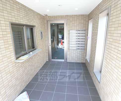 エントランス　キレイな入り口です