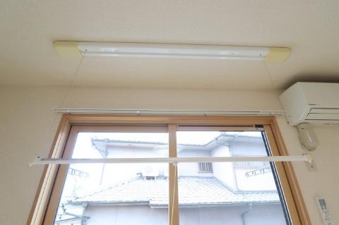 その他設備　室内物干し
