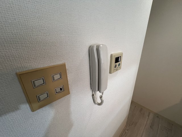 セキュリティ　来訪者の確認のできるインターホン