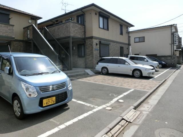 駐車場　広い駐車場