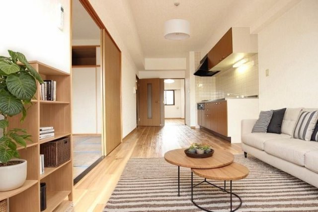 居室・リビング　ＣＧで家具等を配置したもので家具等は含まれません。