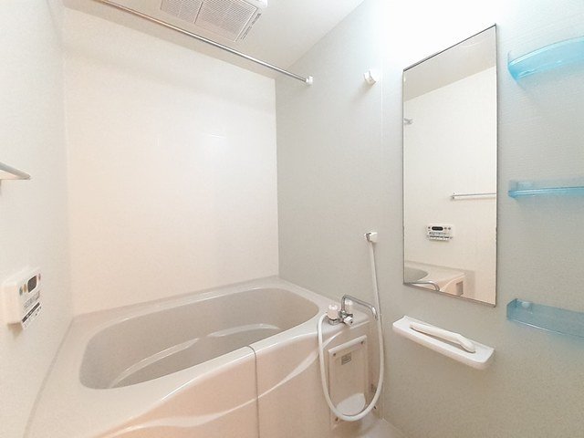 バス・シャワールーム　ゆったり過ごせるお風呂です