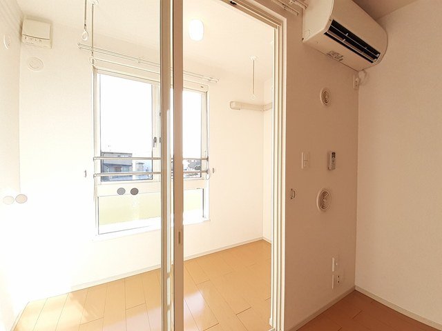 バルコニー　こちらサンルームになります