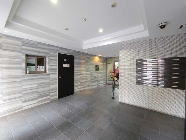 エントランス　エスティメゾン中野