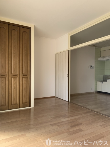 洗面設備　参考写真（別部屋の写真のため内装は異なります。現状優先）