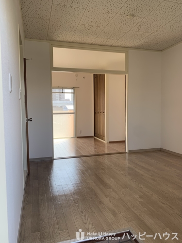 居室・リビング　参考写真（別部屋の写真のため内装は異なります。現状優先）