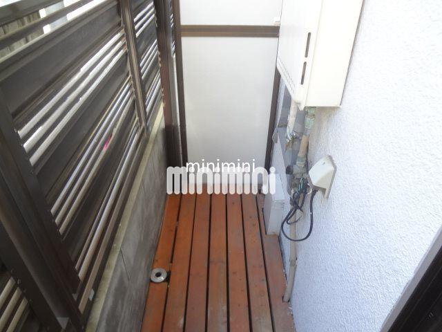 洗面設備　室外洗濯機置き場