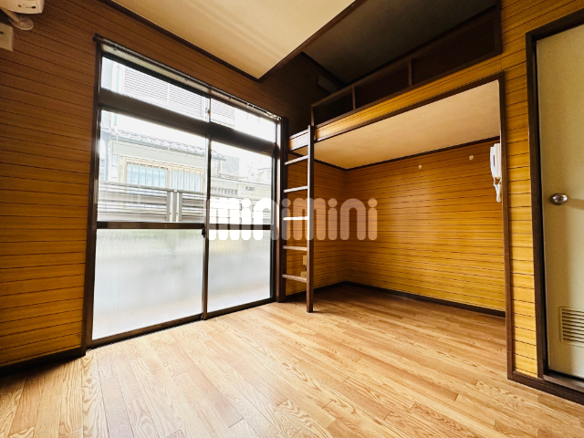 居室・リビング　明るいお部屋