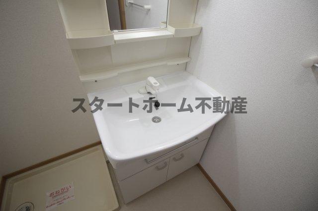 洗面設備　使いやすい洗面所です