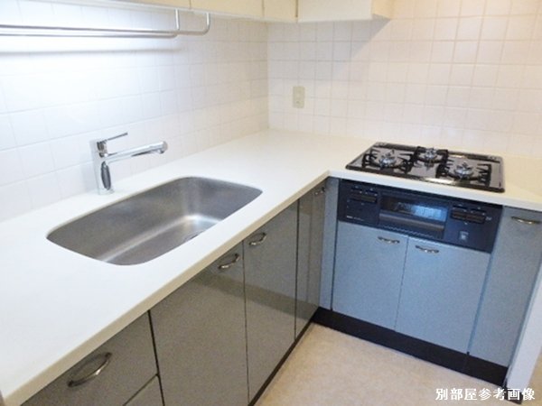 キッチン　広々使える快適な調理スペースです♪