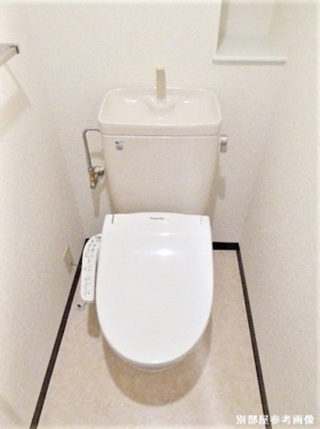 トイレ　嬉しい温水洗浄便座♪