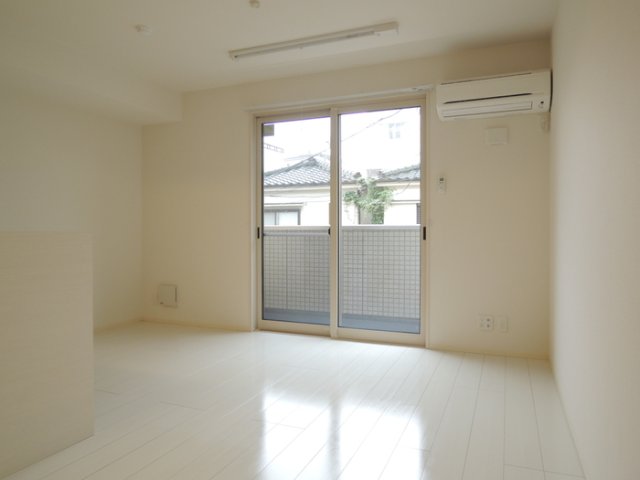 居室・リビング　☆明るい居間☆