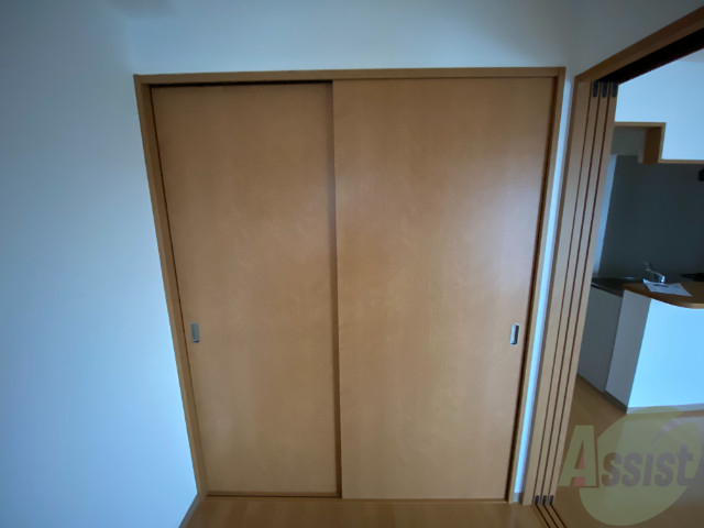 収納　クローゼットはこちらです。奥行きがしっかりあって便利ですよ。