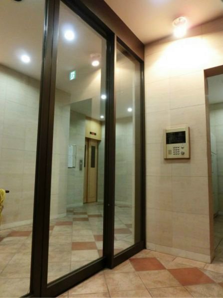 エントランス　ご見学予約受付中