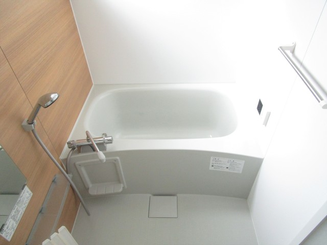 バス・シャワールーム　同建物の別部屋の参考画像です