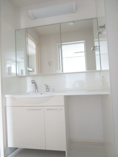 洗面設備　同建物の別部屋の参考画像です