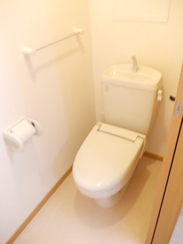 トイレ　落ち着いたトイレです