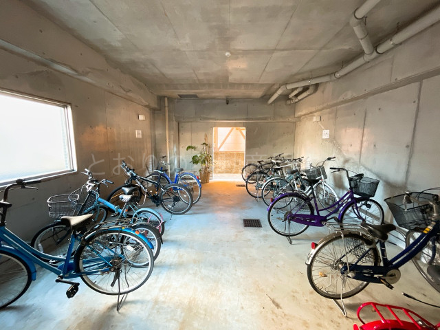 その他共有部分　屋根付き駐輪場