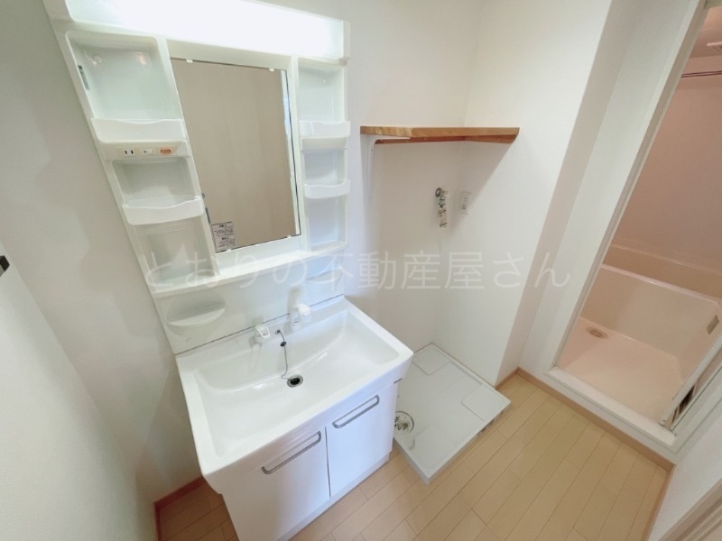 洗面設備　※カラーデザインが異なる場合があります。