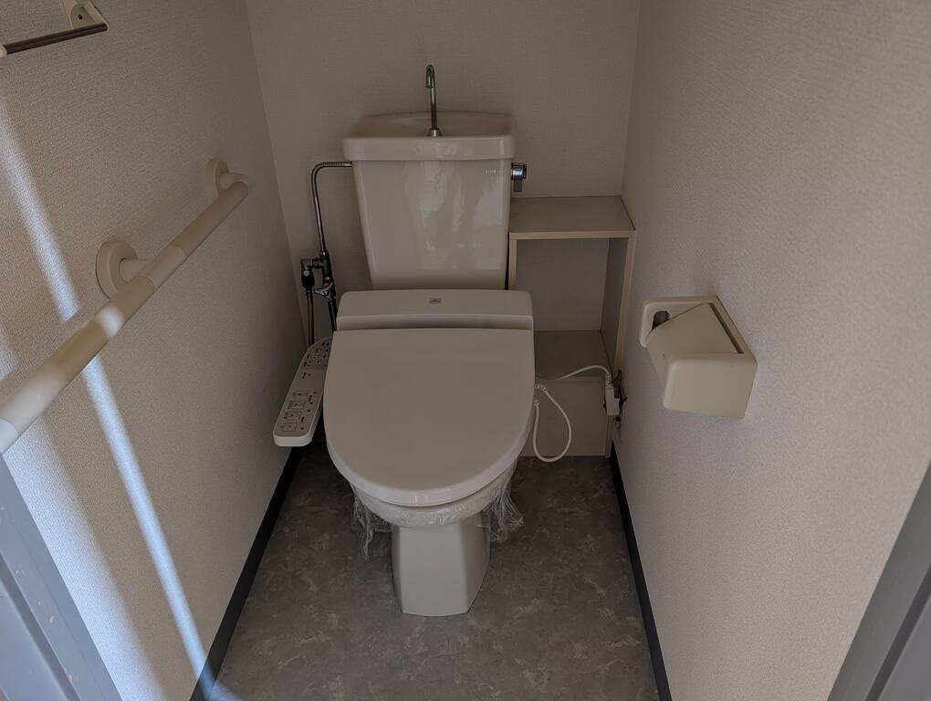 トイレ　温水洗浄便座付
