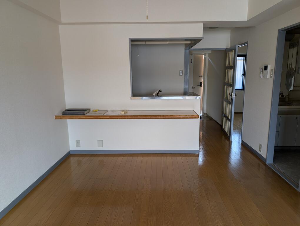 居室・リビング　カウンターキッチン側