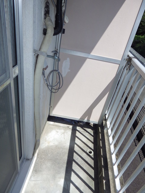 その他設備　室外洗濯機置場
