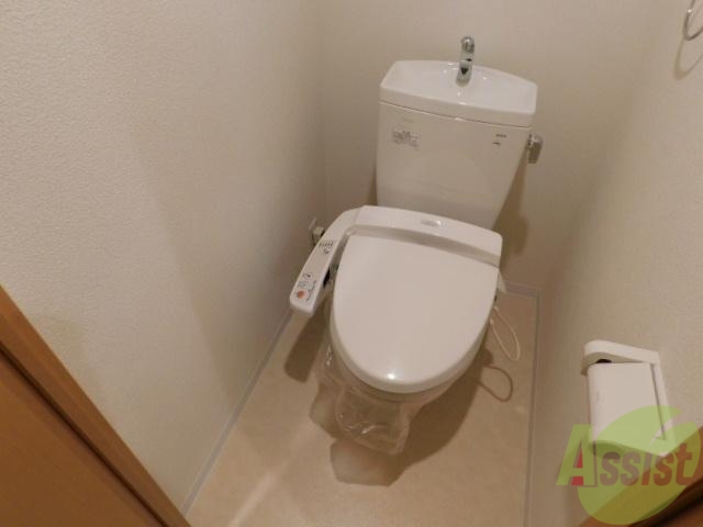 トイレ　ウォシュレット付のトイレです。