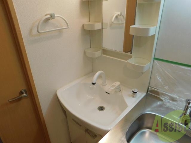 洗面設備　洗面台独立です。