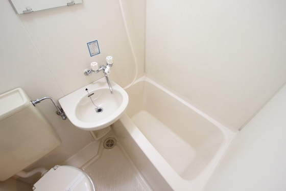 バス・シャワールーム　※別室の写真です