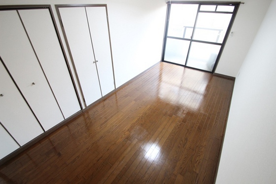 居室・リビング　※別室の写真です