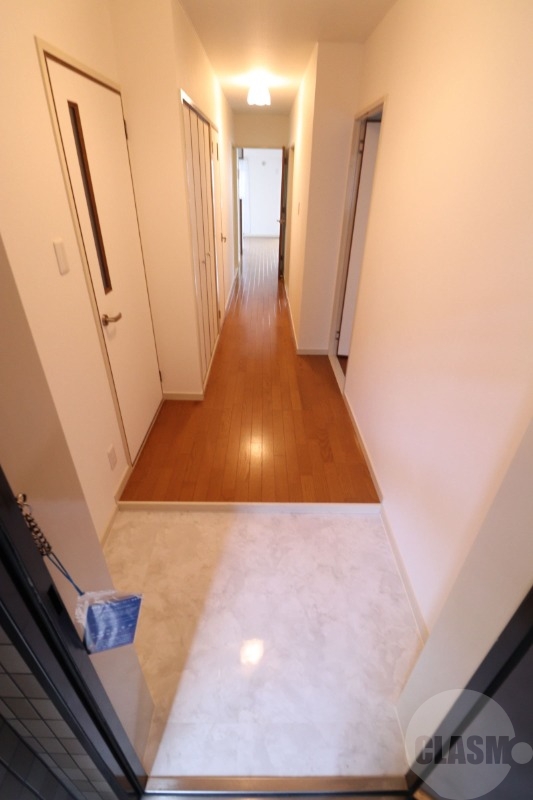 玄関　明るい玄関口