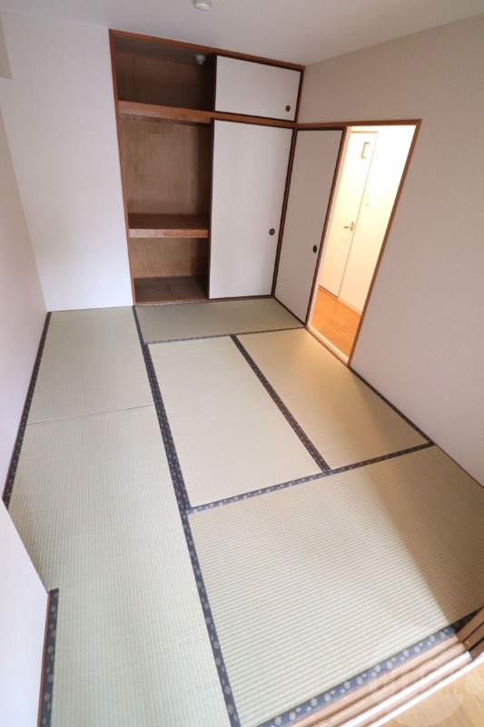 その他部屋・スペース　押れ付き６帖の和室です