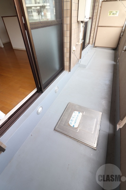 バルコニー　明るいバルコニー