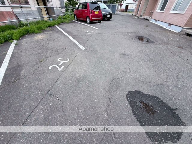 駐車場　駐車場