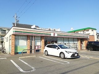 コンビニ　セブンイレブン（コンビニ）まで600m