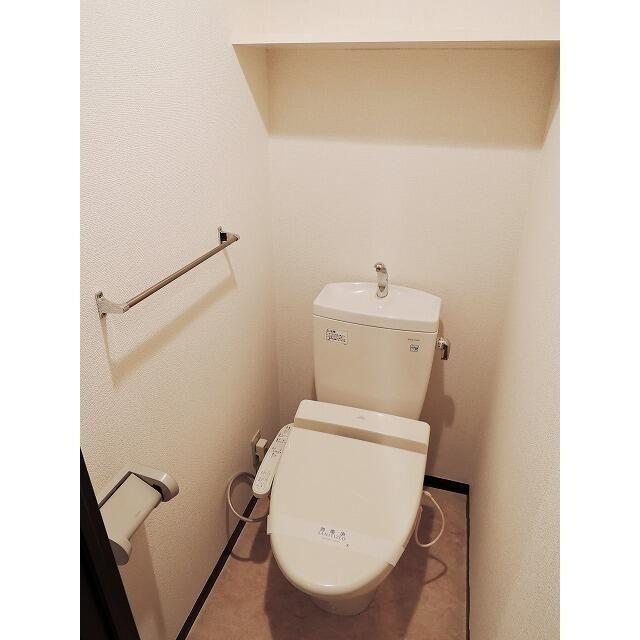 トイレ　温水洗浄便座